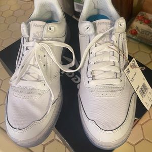 Reebok-Unisex Club C legacy white with blue sole